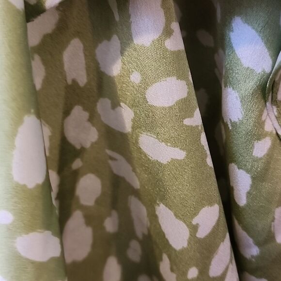 Eloquii Stylish Green Patterned Blouse size  28 euc - Picture 4 of 7